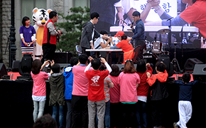 2012년 고려사이버대학교 축제 2부 레크레이션 및 초대가수 레크레이션 및 초대가수 참고이미지3